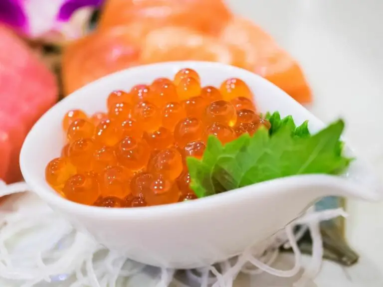 how-to-eat-salmon-caviar